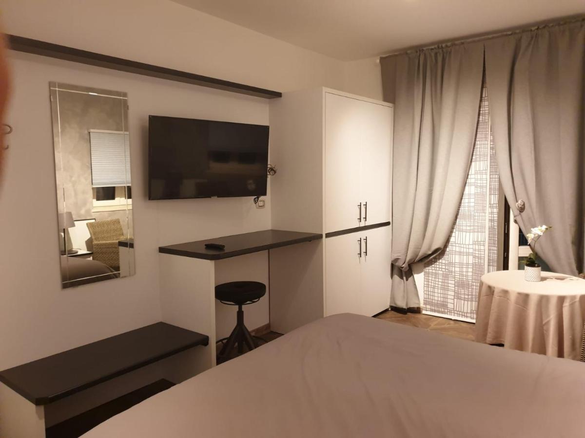 安格里Residenza Carlucci公寓式酒店 外观 照片