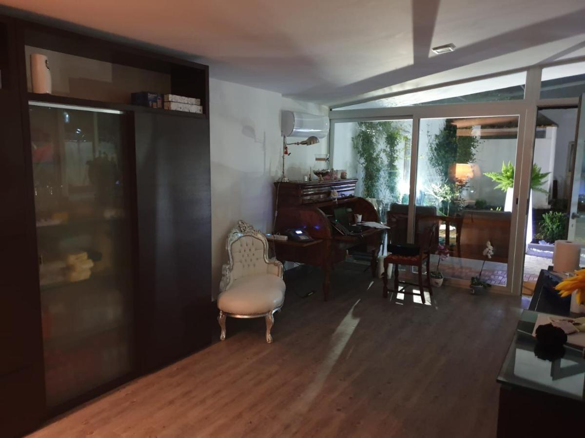 安格里Residenza Carlucci公寓式酒店 外观 照片